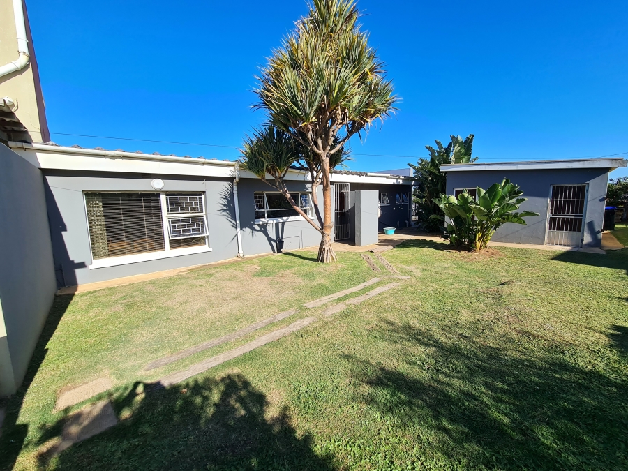 4 Bedroom Property for Sale in C Place Eastern Cape
